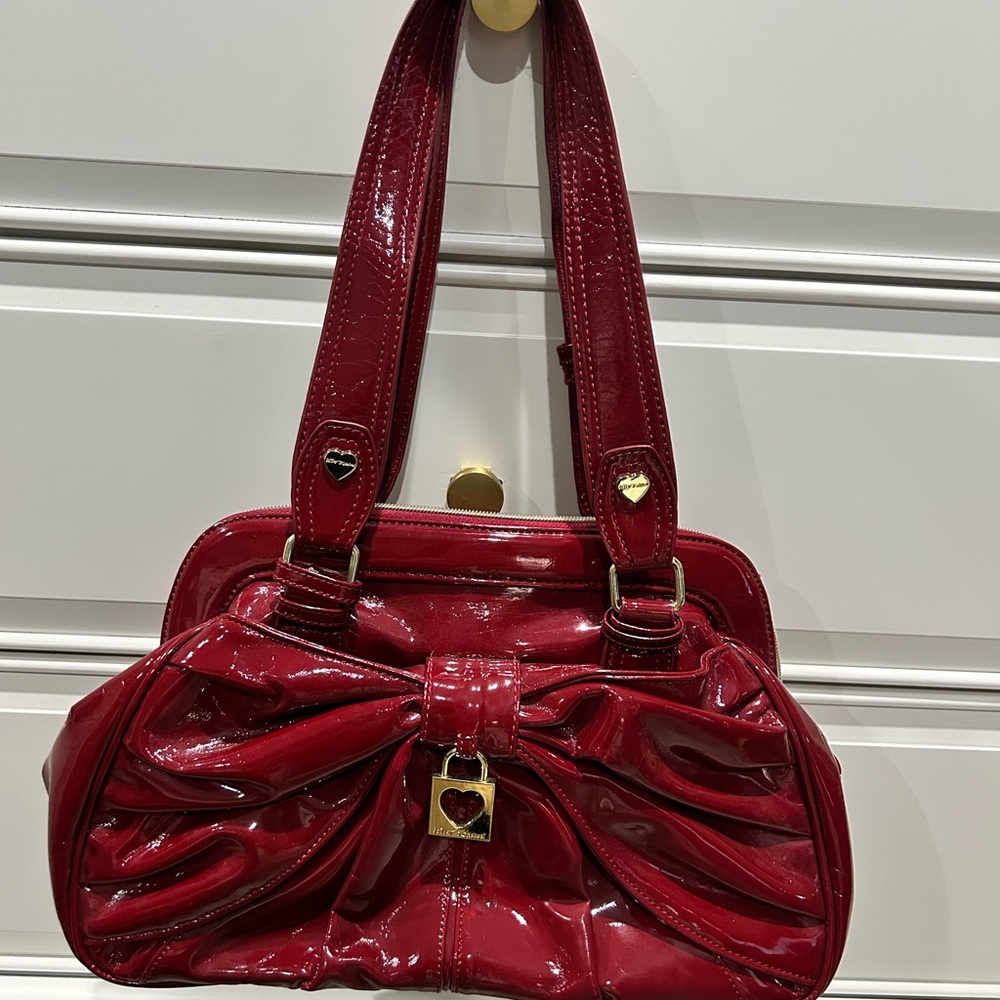 Adorable Betsey Johnson Purse